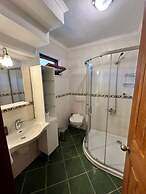 Grenadine Lodge