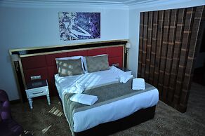 Asuris Hotel