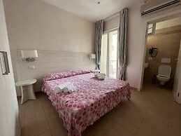 Marina Beach Suite Hotel