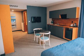 Roof 264 Hotel and Suites