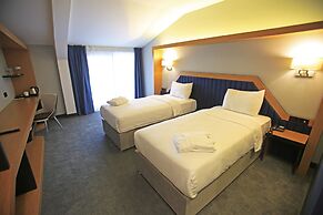 Roof 264 Hotel and Suites