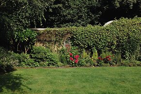 Wingrove House