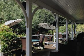 Wingrove House