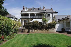 Wingrove House