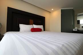 Best Western Plus Metepec & Suites