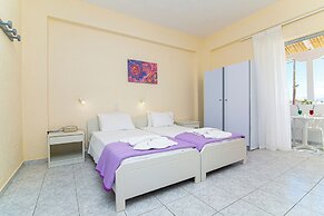Hotel Triton