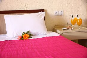 Hotel Triton