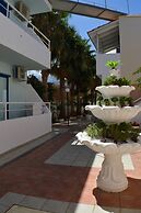 Hotel Triton