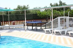 Triton Garden Hotel