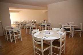 Triton Garden Hotel