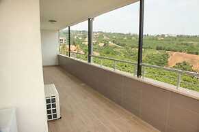 Royal Inn Seza Residence