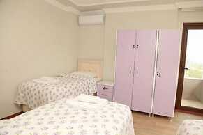 Royal Inn Seza Residence