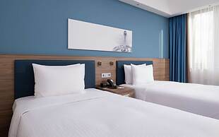 Hampton by Hilton Astana Triumphal Arch