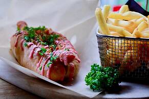 Moxy Tokyo Kinshicho