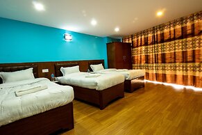 Everest Holiday Inn