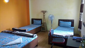 Everest Holiday Inn