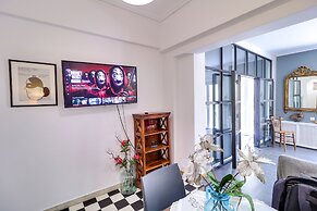 Plaka Elegant Apartment