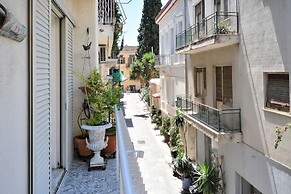 Plaka Elegant Apartment