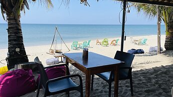 Footprints Beach Resort