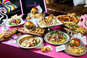 Moxy Osaka Honmachi