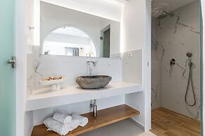 Birikos Hotel & Suites