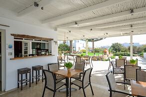 Birikos Hotel & Suites