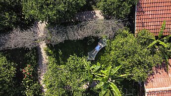 Lemon Garden Lodge