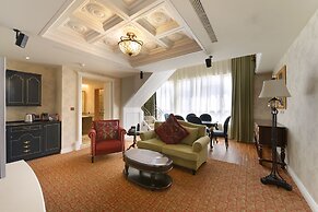 Golden Tulip RS Boutique Hotel