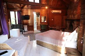 Kayserkaya Cottages & Camping