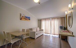 Risus Hotel Side