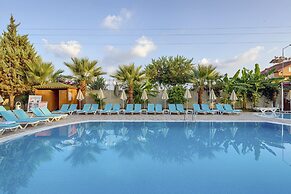 Risus Hotel Side