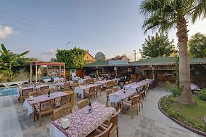 Risus Hotel Side