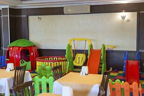 Risus Hotel Side