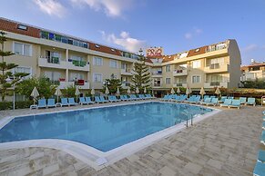 Risus Hotel Side