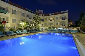 Risus Hotel Side
