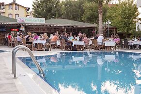 Risus Hotel Side