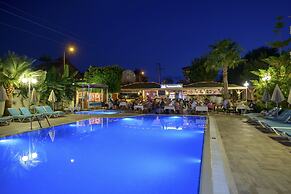 Risus Hotel Side
