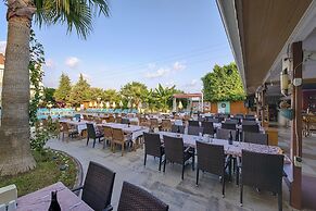 Risus Hotel Side