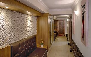 Risus Hotel Side