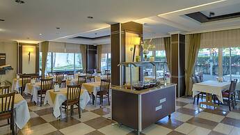 Risus Hotel Side