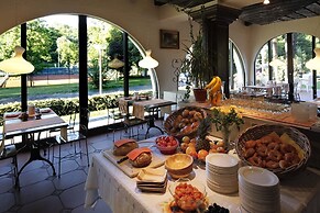 Aparthotel al Lago