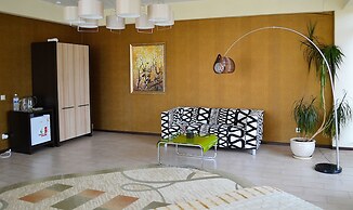 Green Hotel