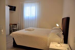 Dimora 16 Rooms & Garden