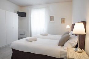 Dimora 16 Rooms & Garden