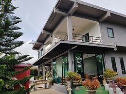 Tonkho at Home