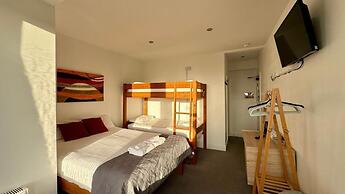 Reef Lodge