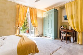 White Lilac romantic B&B adults only