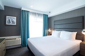Sandman Signature Calgary Airport Hotel