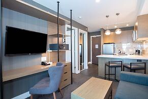Sandman Signature Calgary Airport Hotel