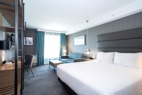 Sandman Signature Calgary Airport Hotel